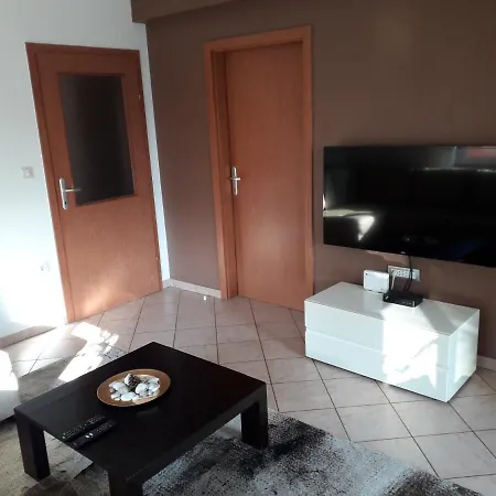 Leona Apartament
